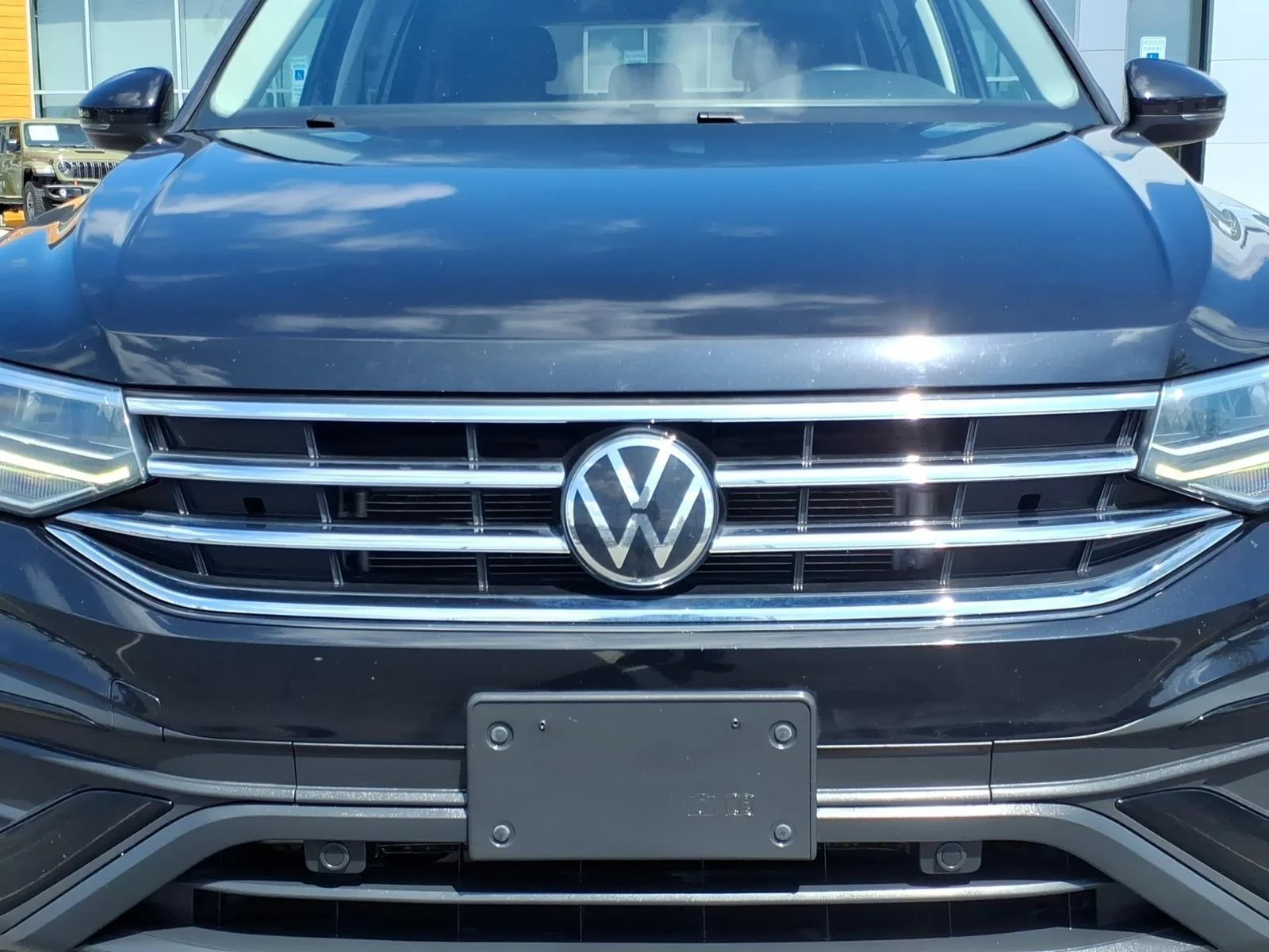 Used 2023  Volkswagen S image 14