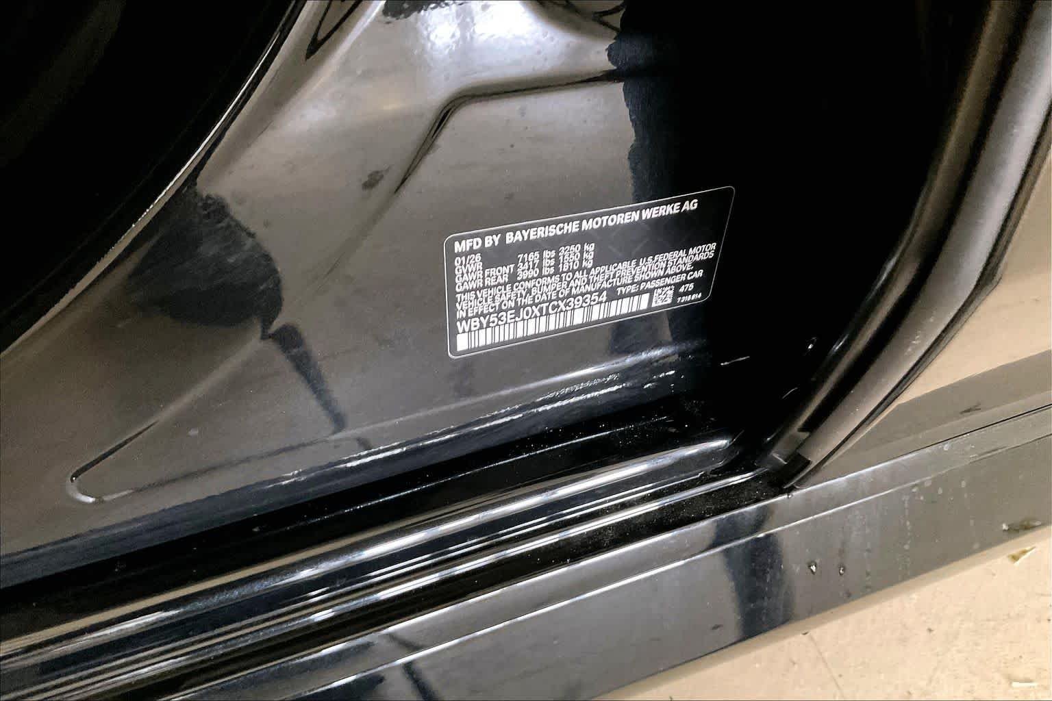 New 2026 Black Sapphire Metallic BMW xDrive60 image 18