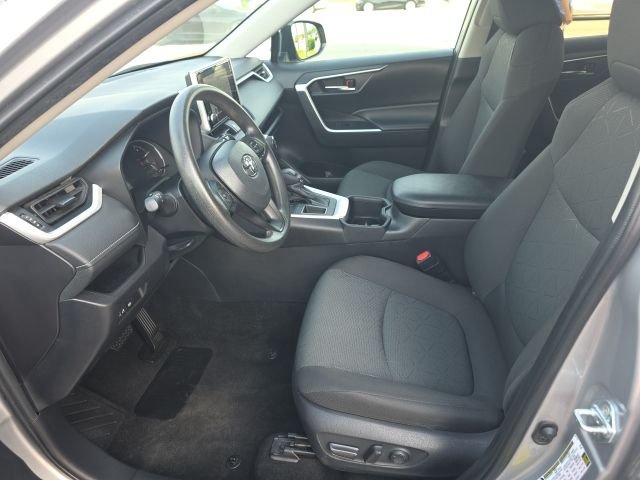 2024 Toyota RAV4 XLE - Photo 8