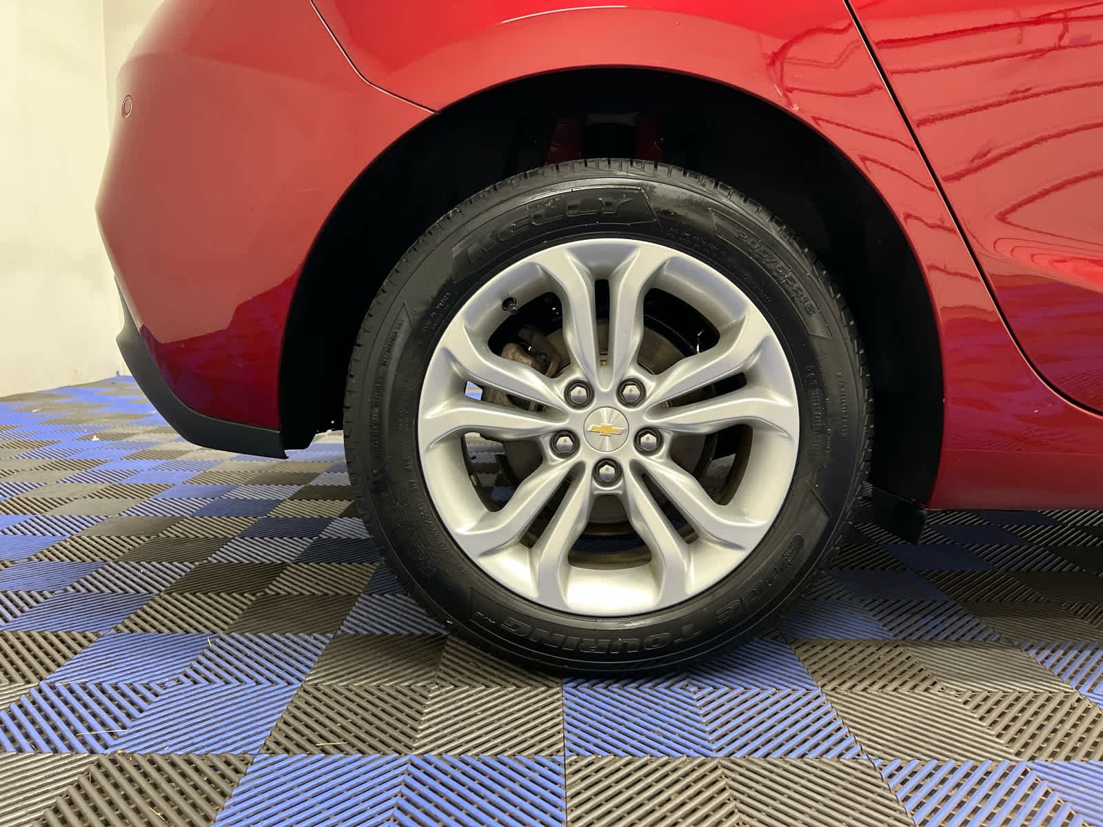 Used 2019 Cajun Red Tintcoat Chevrolet LT image 9