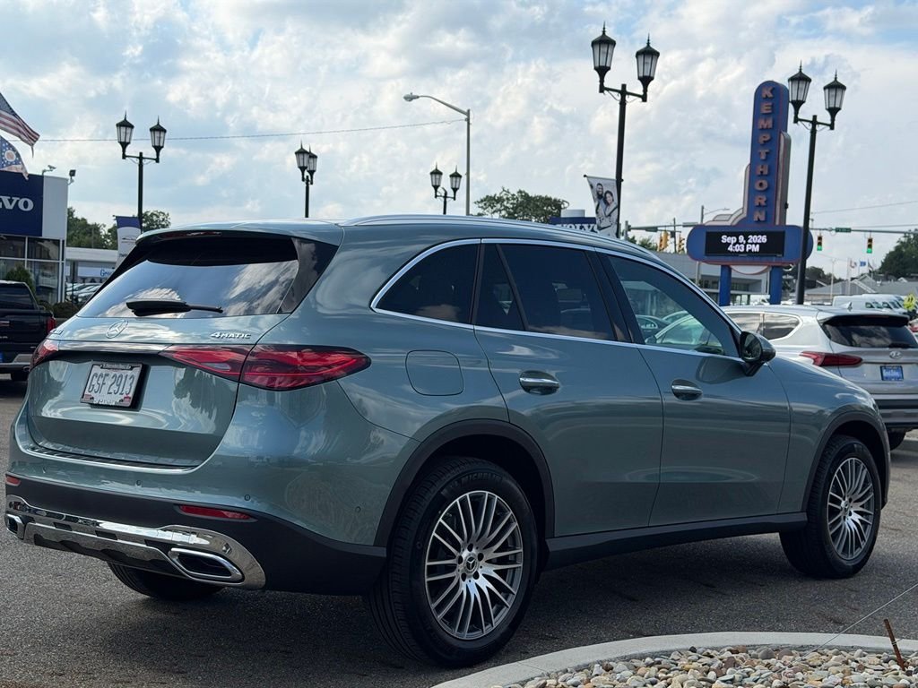 New 2026 Silver Mercedes-Benz GLC 300 image 5
