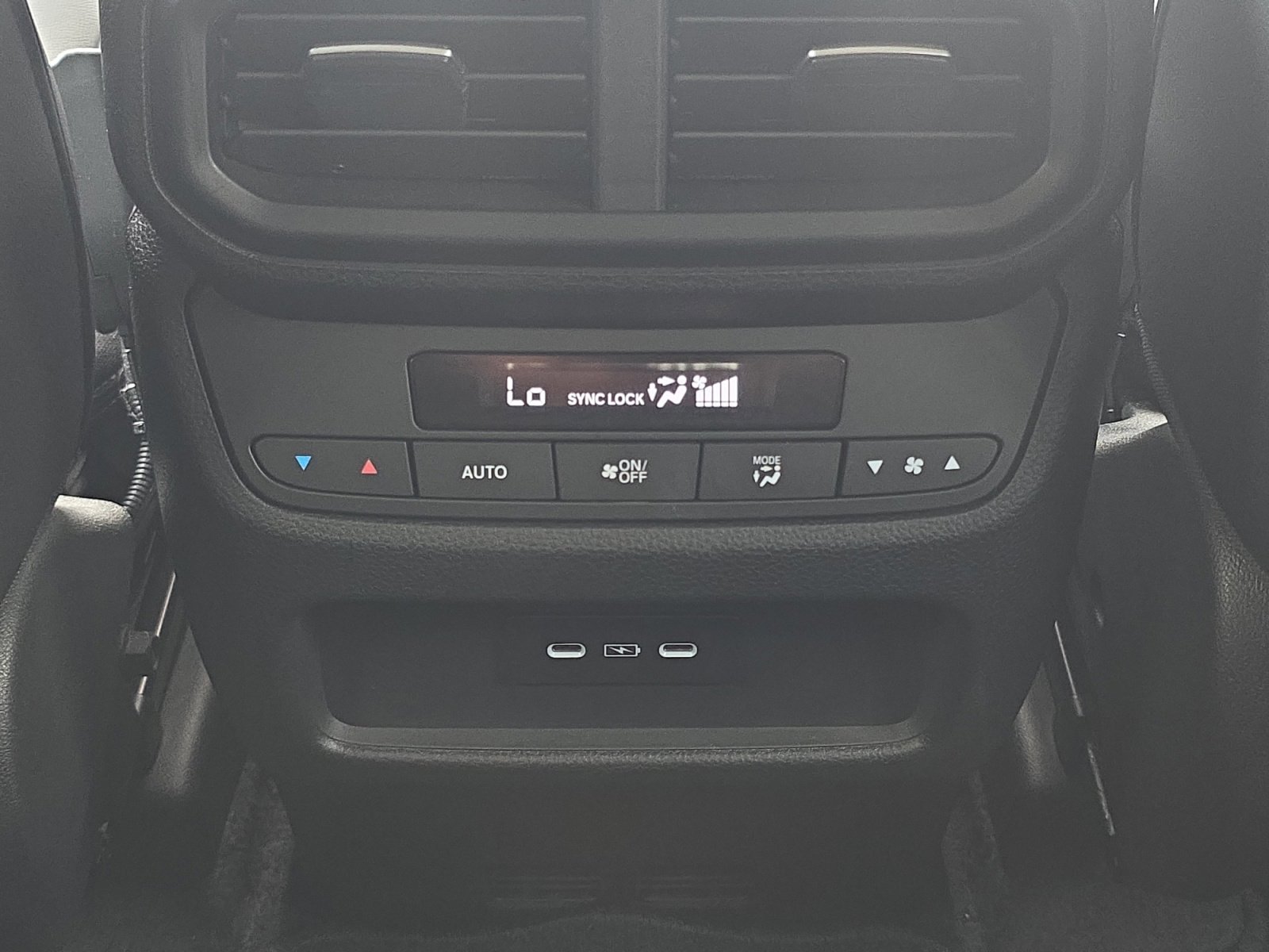Used 2024 Modern Steel Metallic Honda EX-L 8 Passenger image 24