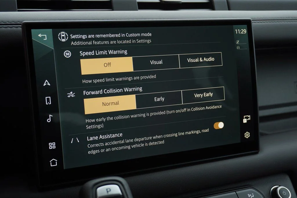 Certified Used 2025 Black Land Rover X-Dynamic SE image 25