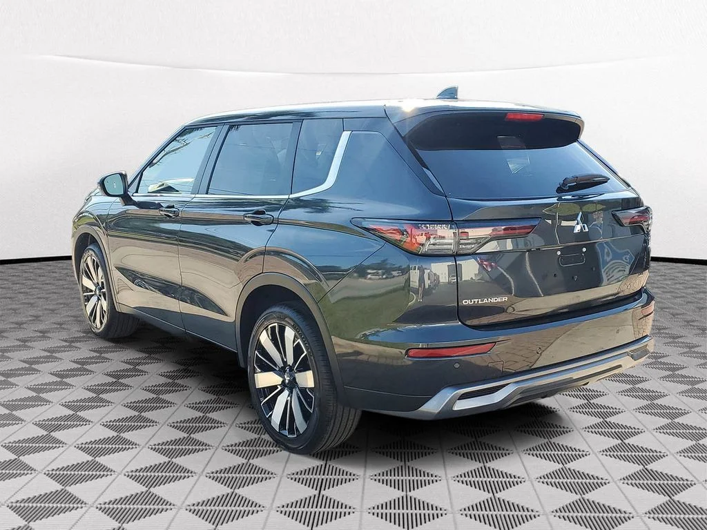 2026 Mitsubishi Outlander SE - Photo 4
