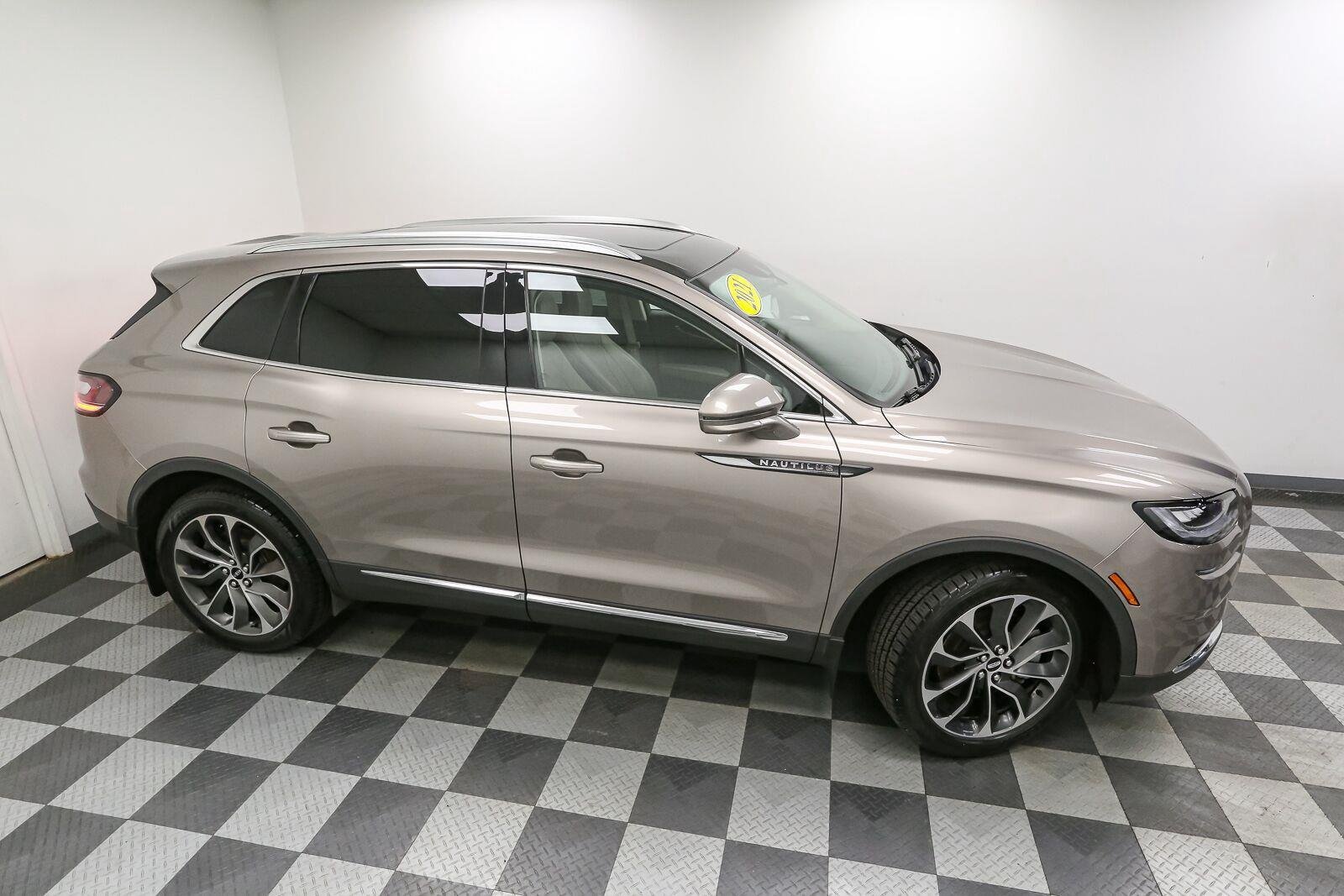 Used 2021 Iced Mocha Lincoln Reserve image 5