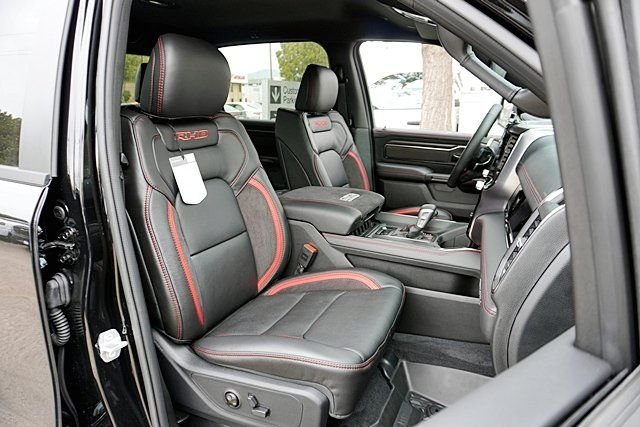 New 2026 Diamond Black Crystal Pearl-Coat Exterior Paint RAM RHO image 16