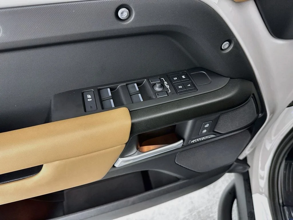 New 2026 Borasco Grey Land Rover X image 18