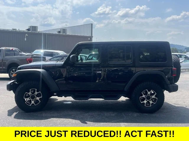 Certified Used 2023 Black Clearcoat Jeep Rubicon image 7