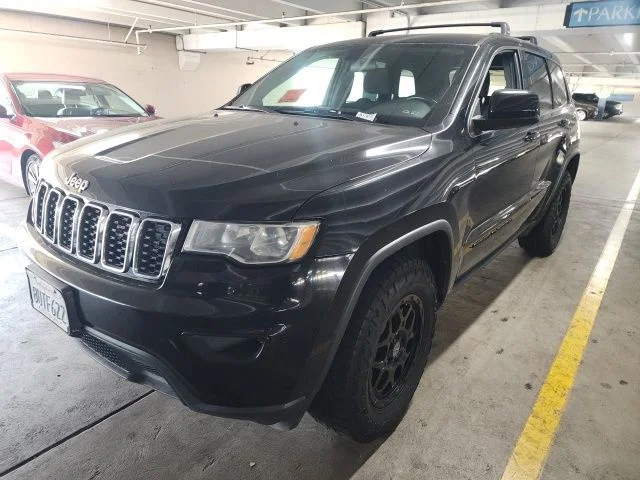 Used 2018 Black Jeep Laredo image 4