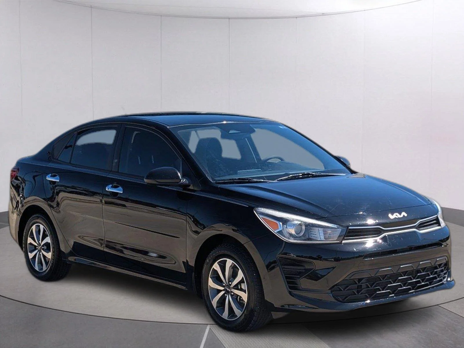 Used 2023 Aurora Black Kia S image 9