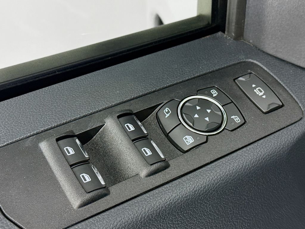 Used 2022 White Ford Lariat image 18