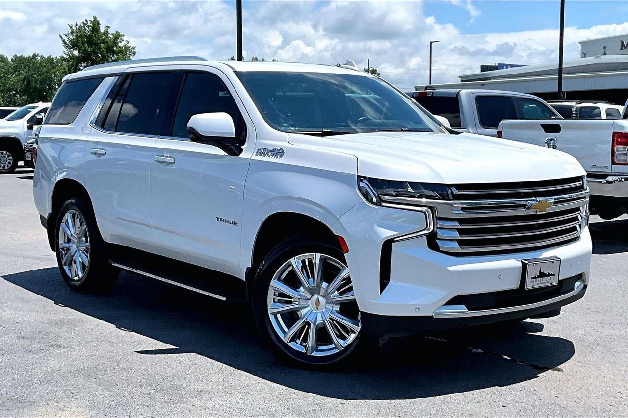 Used 2023 Iridescent Pearl Tricoat Chevrolet 4WD High Country image 37