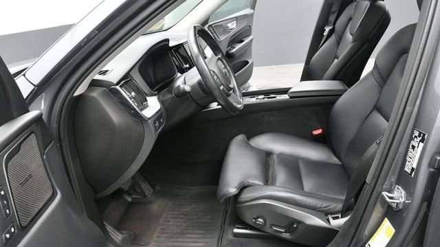 Used 2019 Gray Volvo T6 Momentum image 26