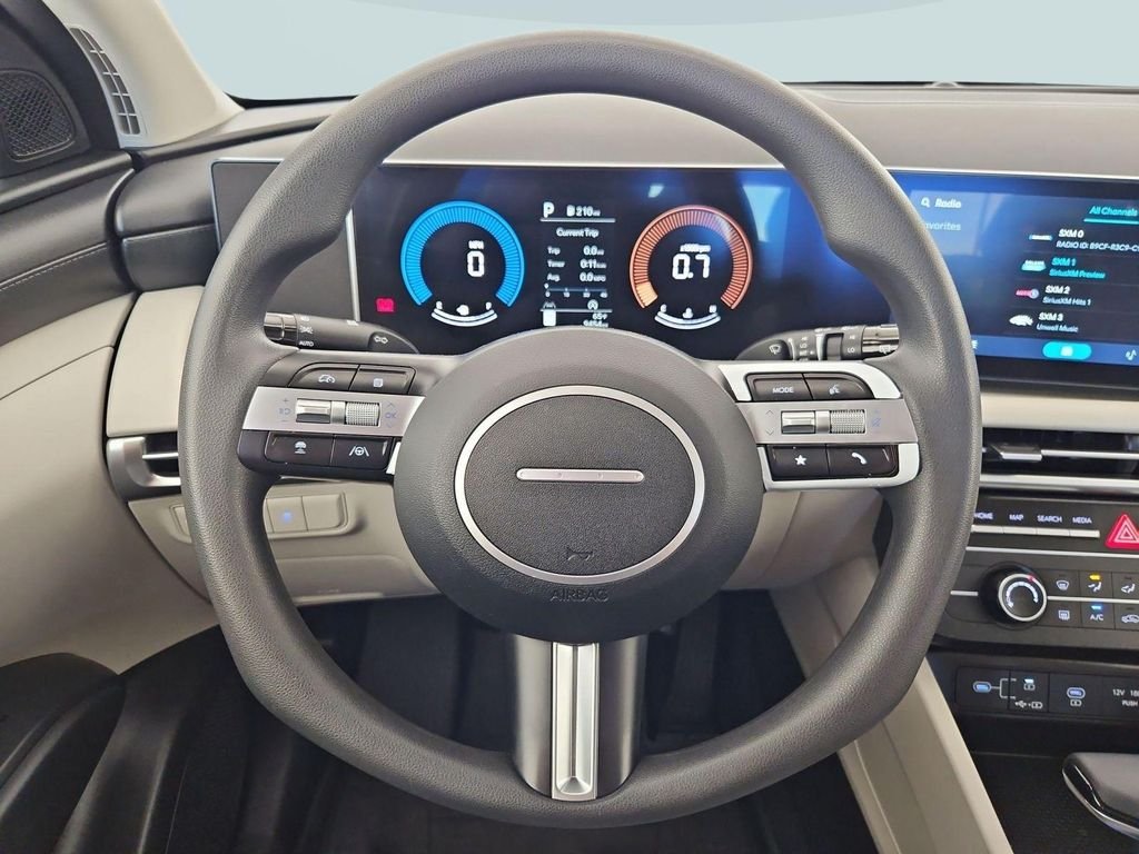 Used 2025 Silver Hyundai SE image 14