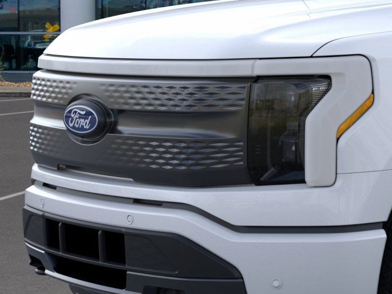 2025 Ford F-150 Lightning Flash - Photo 17