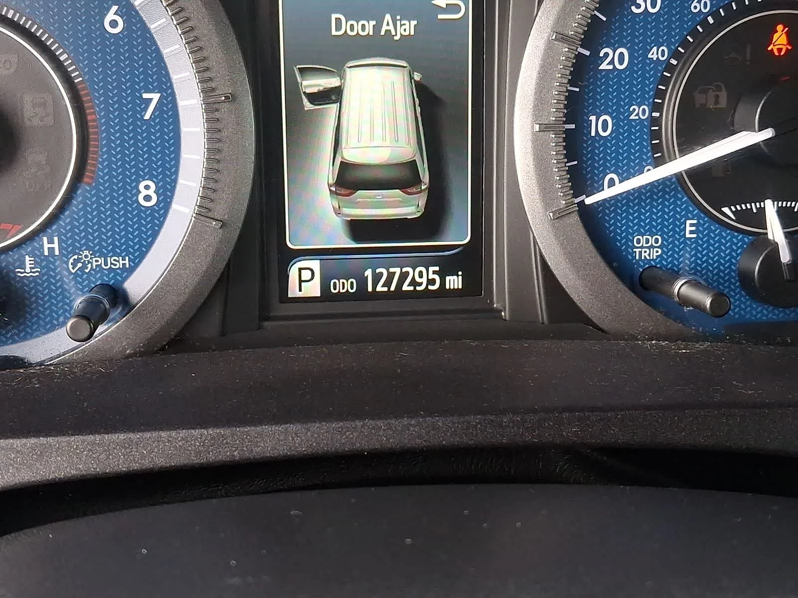 Used 2016 Predawn Gray Mica Toyota XLE Premium image 26