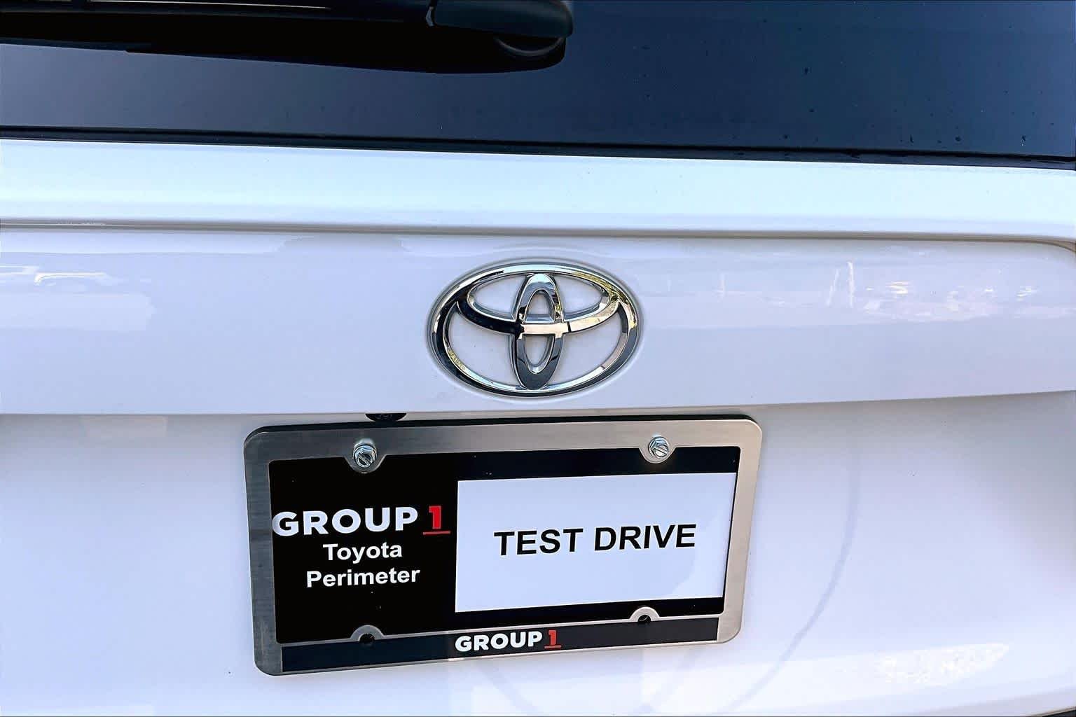 Used 2025 Ice Cap Toyota XLE image 31