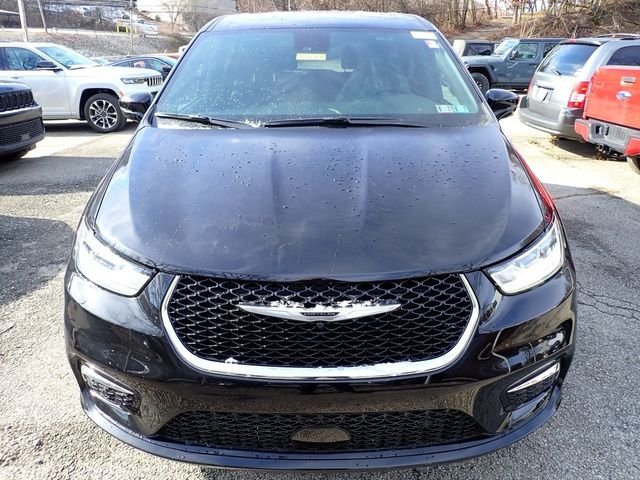 New 2026 Diamond Black Crystal Pearl-Coat Exterior Paint Chrysler Select image 10