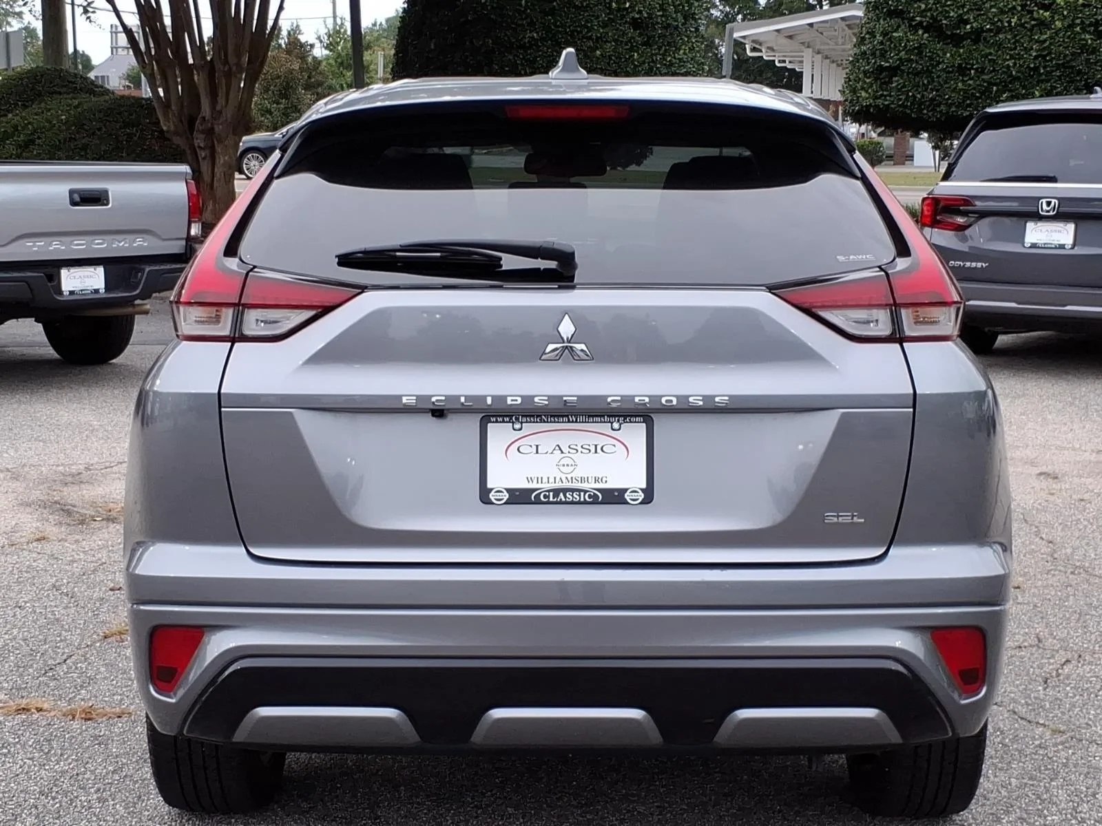 Used 2024  Mitsubishi SEL image 8