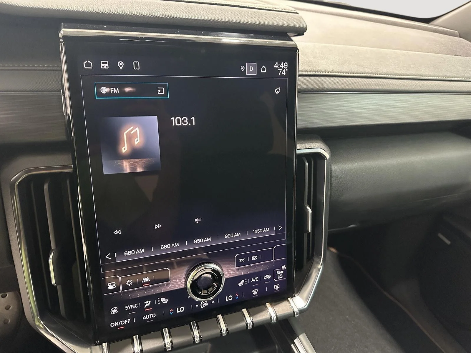 Used 2024 Summit White GMC AT4 image 12