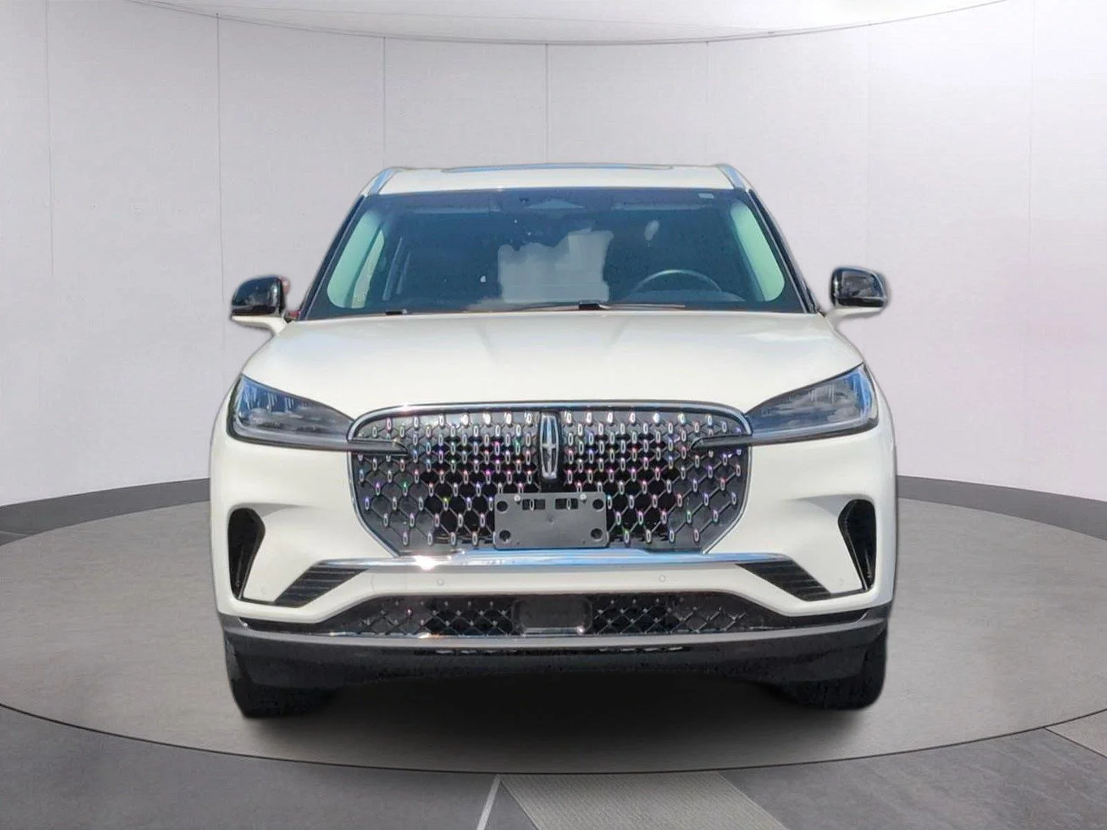 Used 2025 Pristine White Metallic Tri-Coat Lincoln Premiere image 9