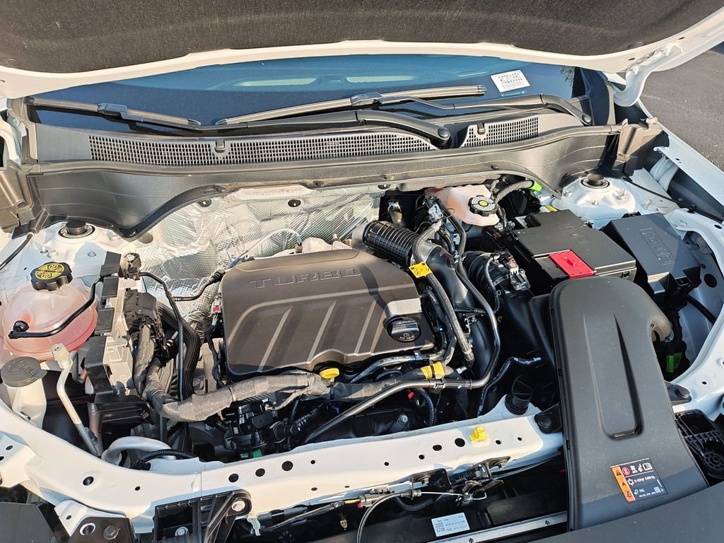 Used 2024 White Chevrolet 2RS image 24