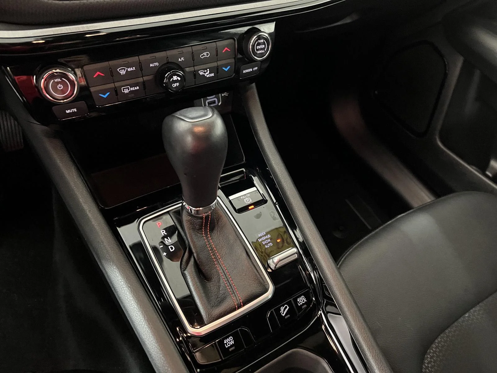 Used 2023 Gy Jeep Trailhawk image 9
