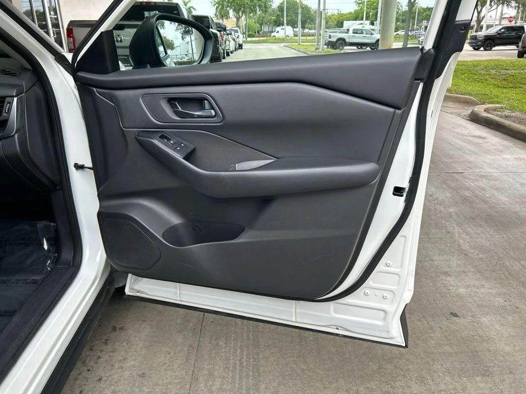 Used 2024 White Nissan S image 25