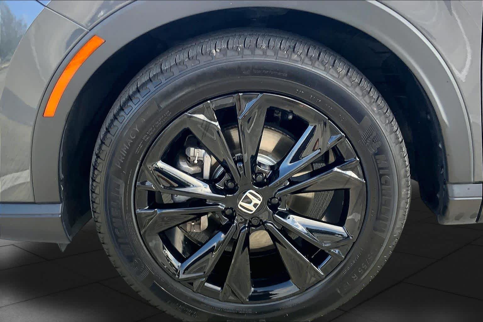 Used 2024 Meteorite Gray Metallic Honda Sport Touring image 11