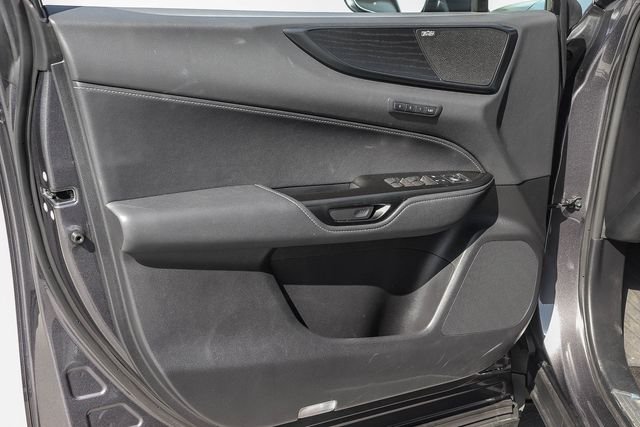 2025 Lexus NX PHEV 450h+ - Photo 20