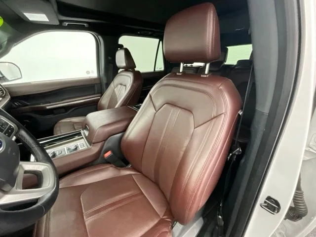 Used 2024 White Ford Limited image 6