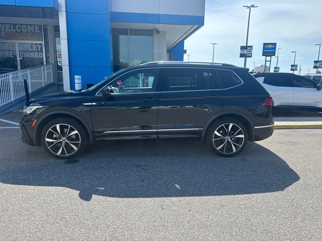 Used 2022  Volkswagen 2.0T SEL R-Line image 2