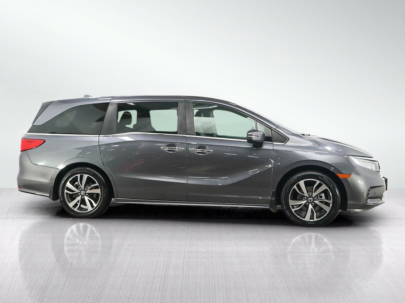 Used 2024 Gray Honda Touring image 7