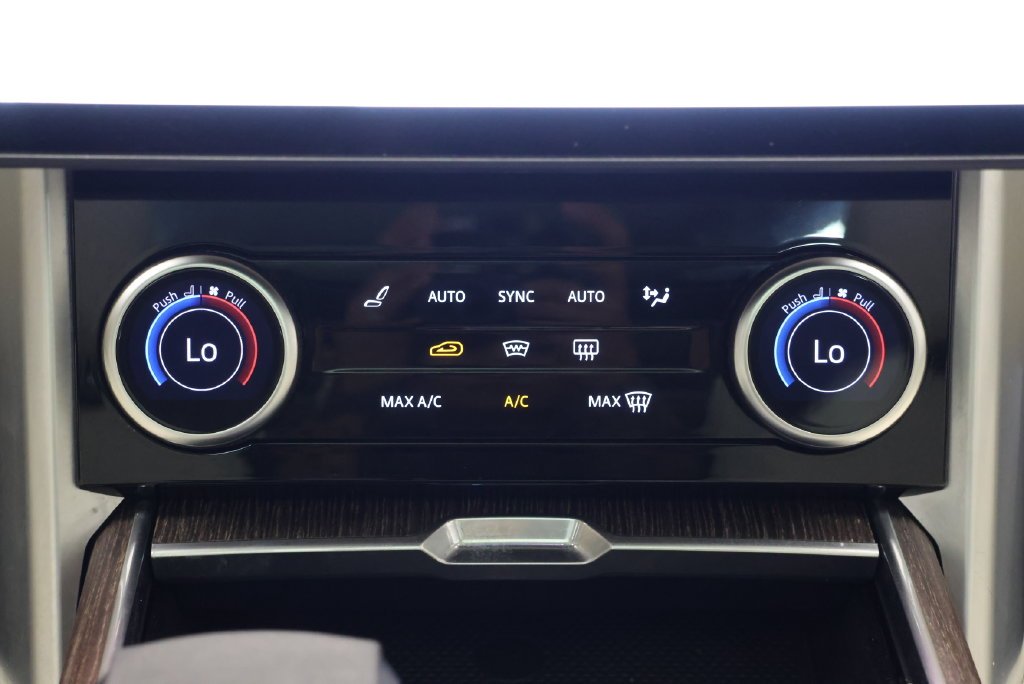 Certified Used 2023 Santorini Black Metallic Land Rover SE image 21