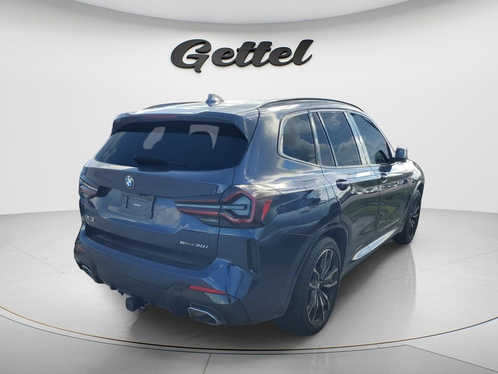 Used 2022 Blue BMW sDrive30i image 3