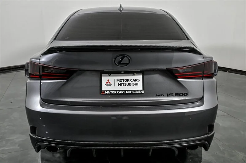 Used 2016 Nebula Gray Pearl Lexus  image 8