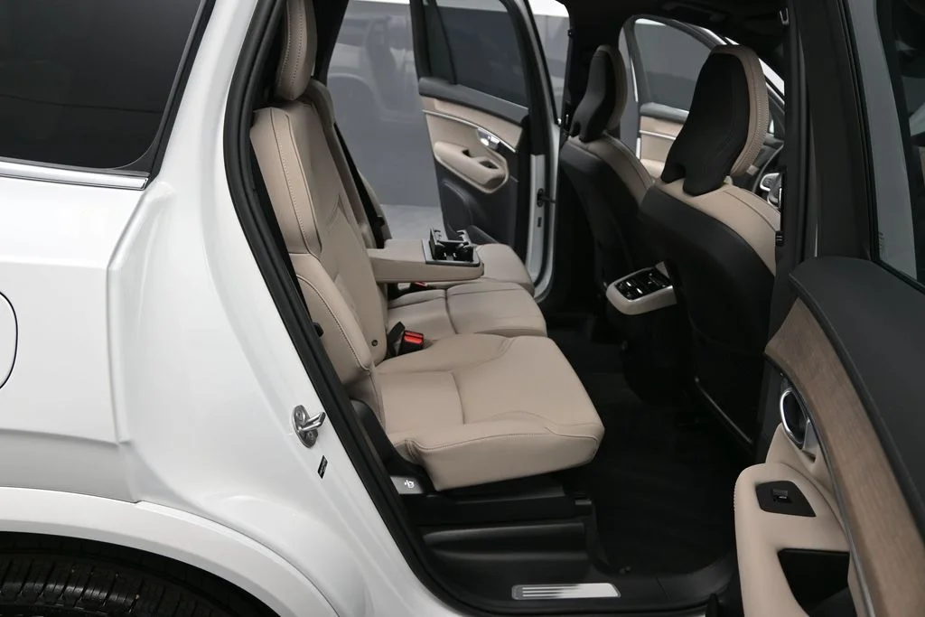 New 2026 Crystal White Volvo Plus image 20