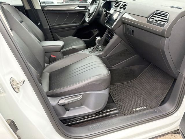 Used 2022 White Volkswagen 2.0T SE image 13