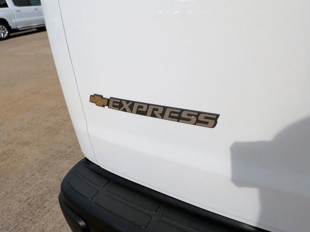 2025 Chevrolet Express Cargo Work Van - Photo 31