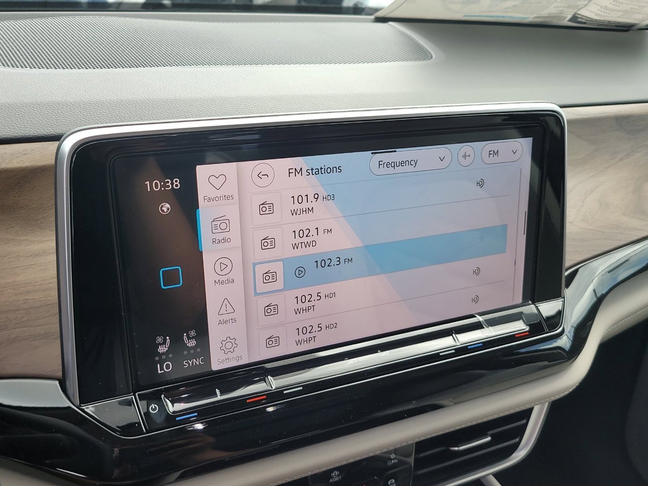 New 2026 Pure Gray Volkswagen SE w/Technology image 22