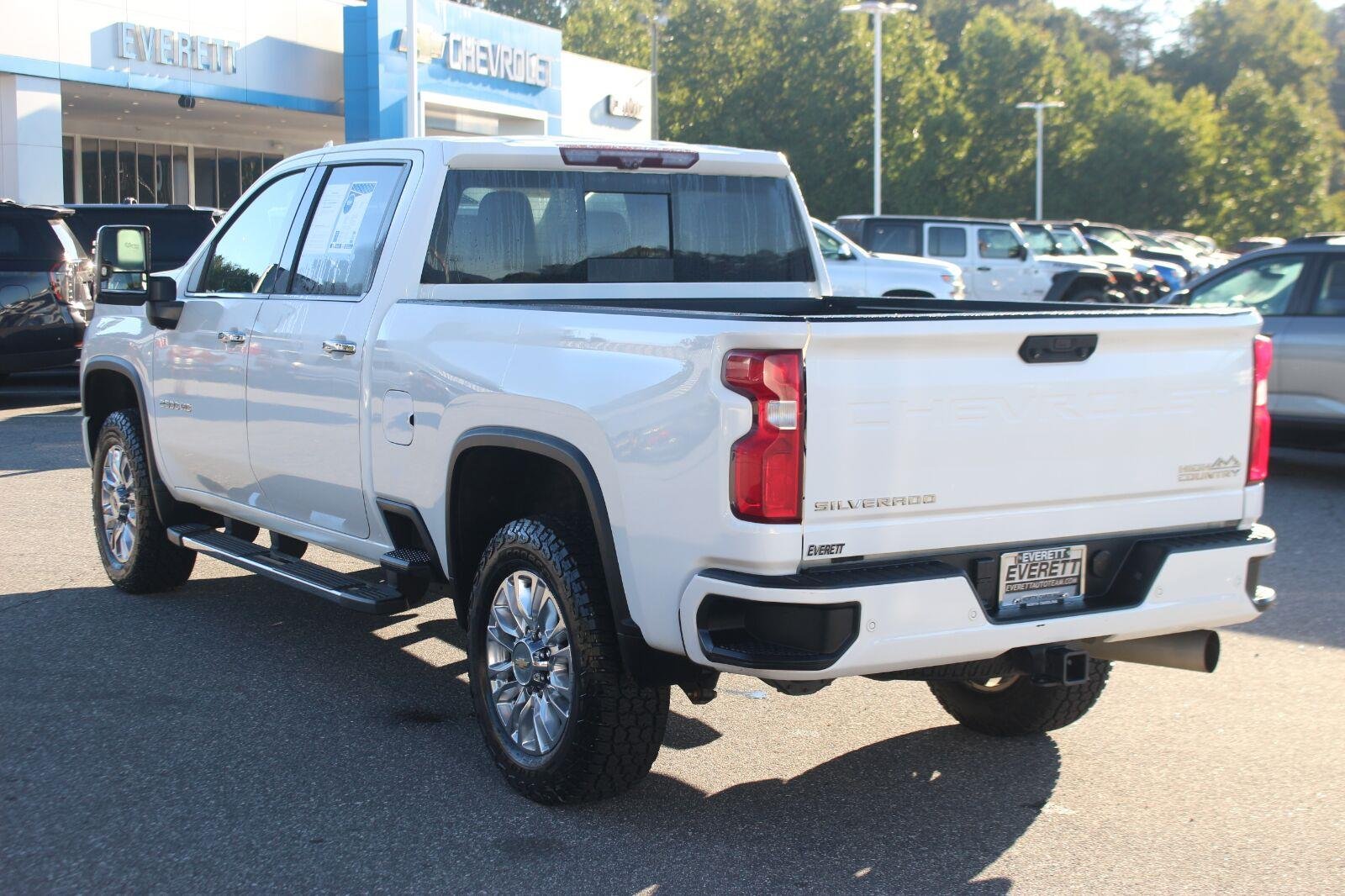Used 2021 SUMMIT WHITE Chevrolet High Country image 5