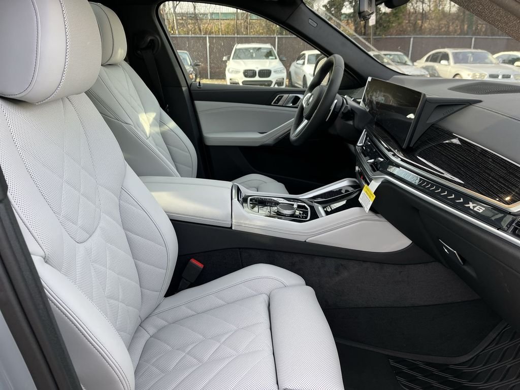Used 2026 Gray Metallic BMW xDrive40i image 25