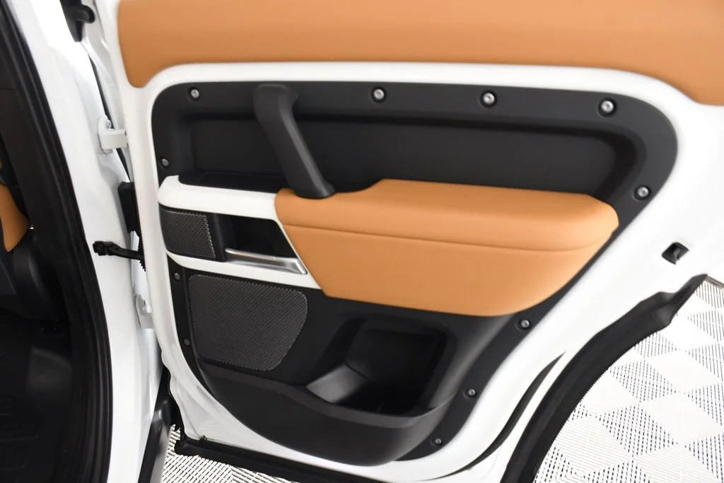Used 2023 Fuji White Land Rover S image 21