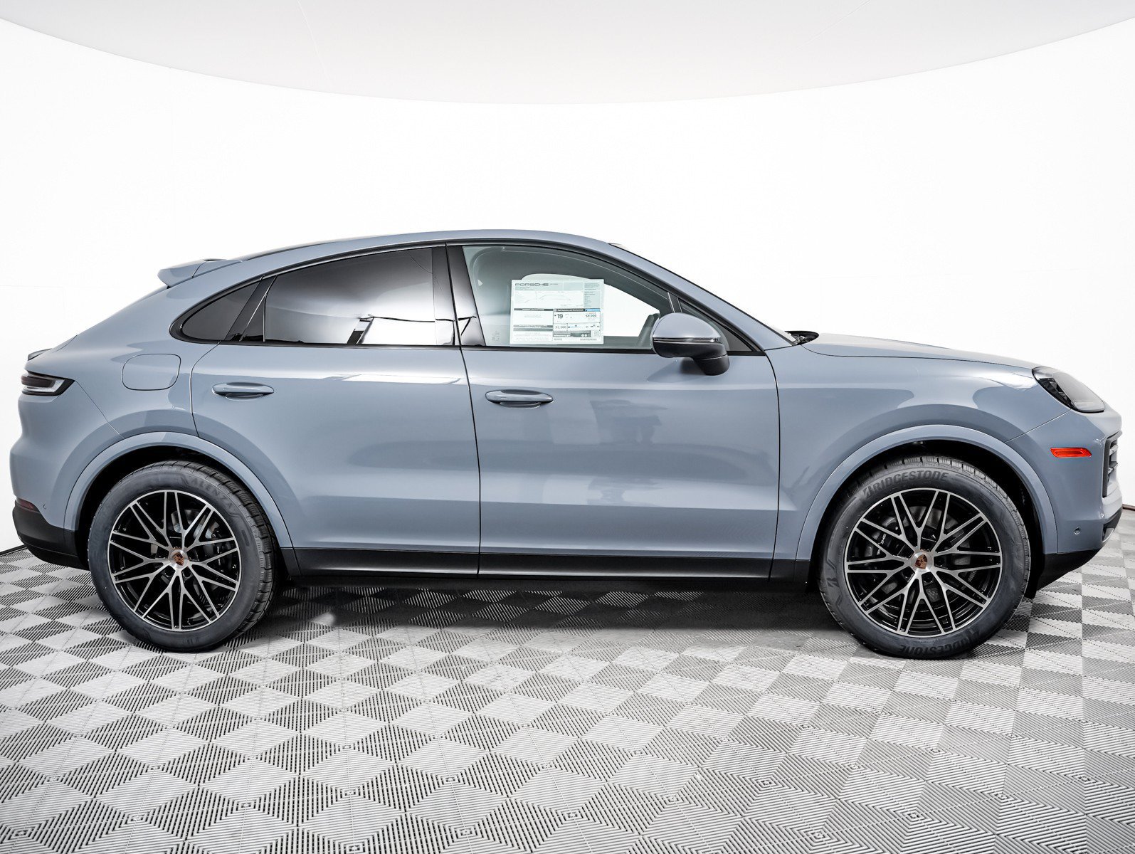 New 2026 ARCTIC GREY Porsche Coupe image 9