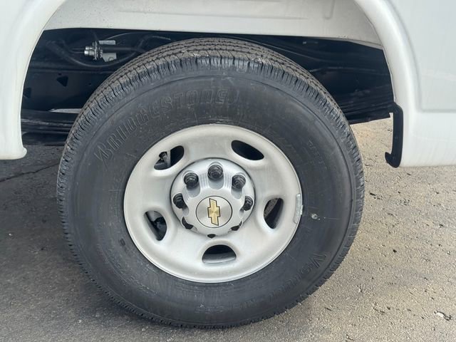 2025 Chevrolet Express Cargo Work Van - Photo 8