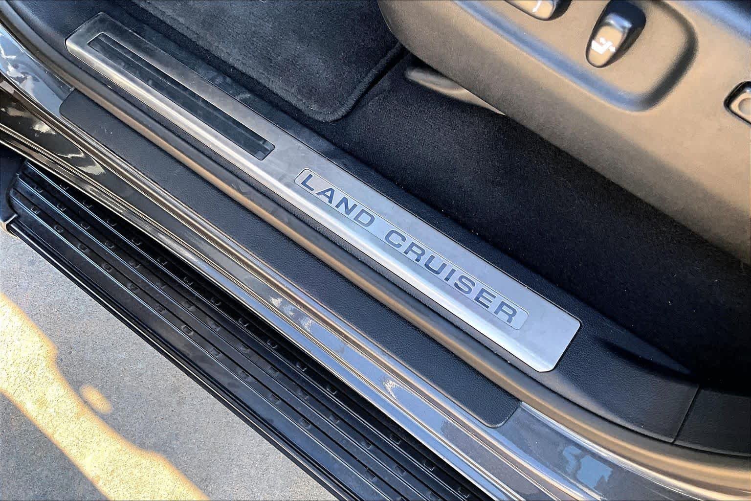 Used 2019 Magnetic Gray Metallic Toyota  image 31