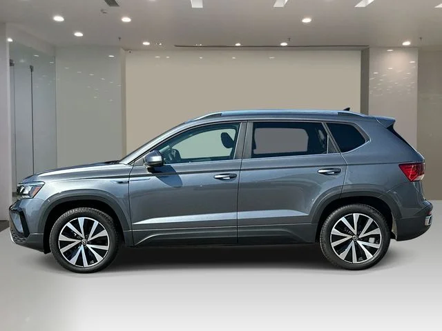 Used 2022 Gray Volkswagen 1.5T SE image 2