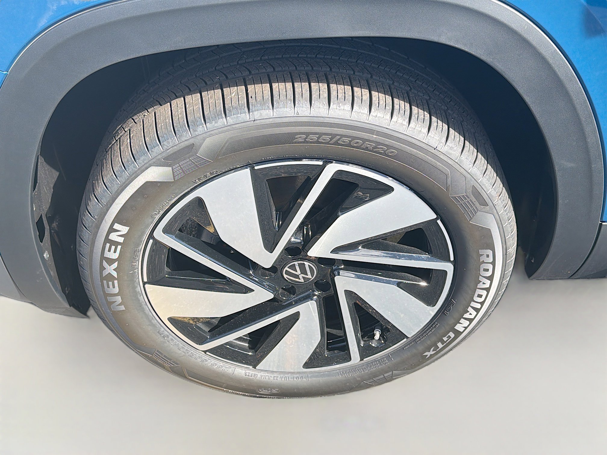 2026 Volkswagen Atlas SE w/Tech - Photo 28