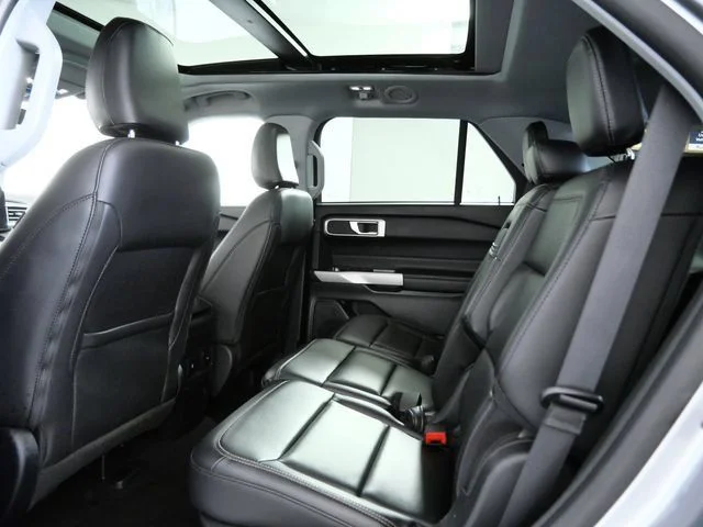 Used 2024 Silver Ford XLT image 13