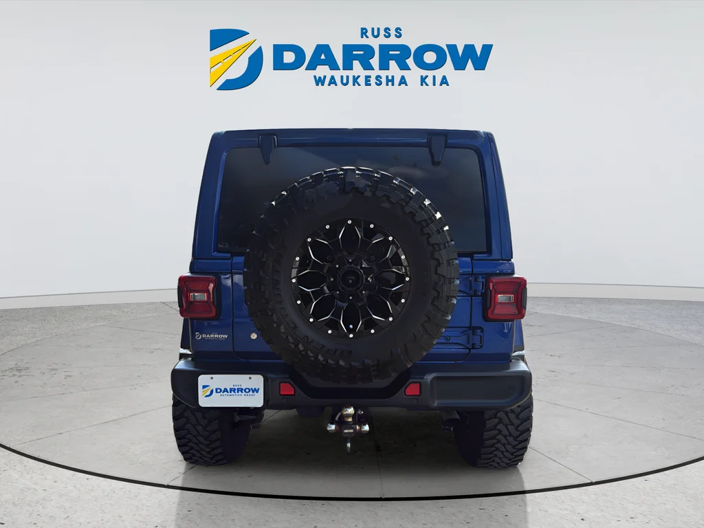 Used 2019 Blue Jeep Unlimited Sahara image 4